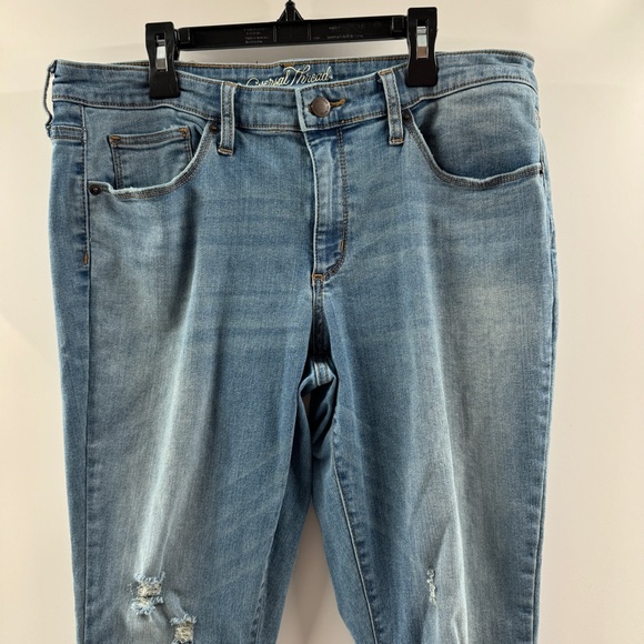 Universal Thread Medium Wash Distressed Mid-Rise Jeans – Size 14 / 32 Regular - Picture 3 of 8